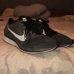 Men’s Nike Flyknit Racer sneakers